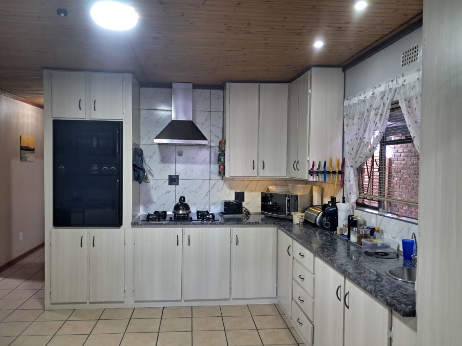 4 Bedroom Property for Sale in Riebeeckstad Free State